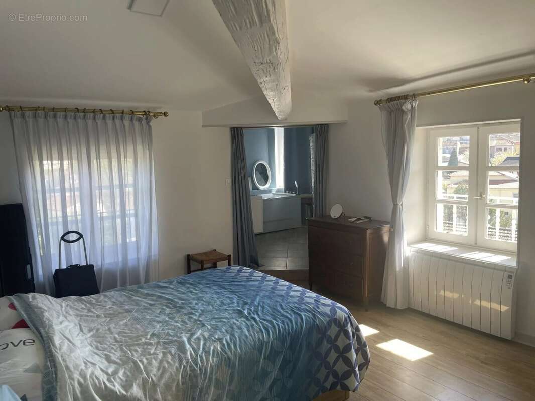 Appartement à CHARNAY-LES-MACON