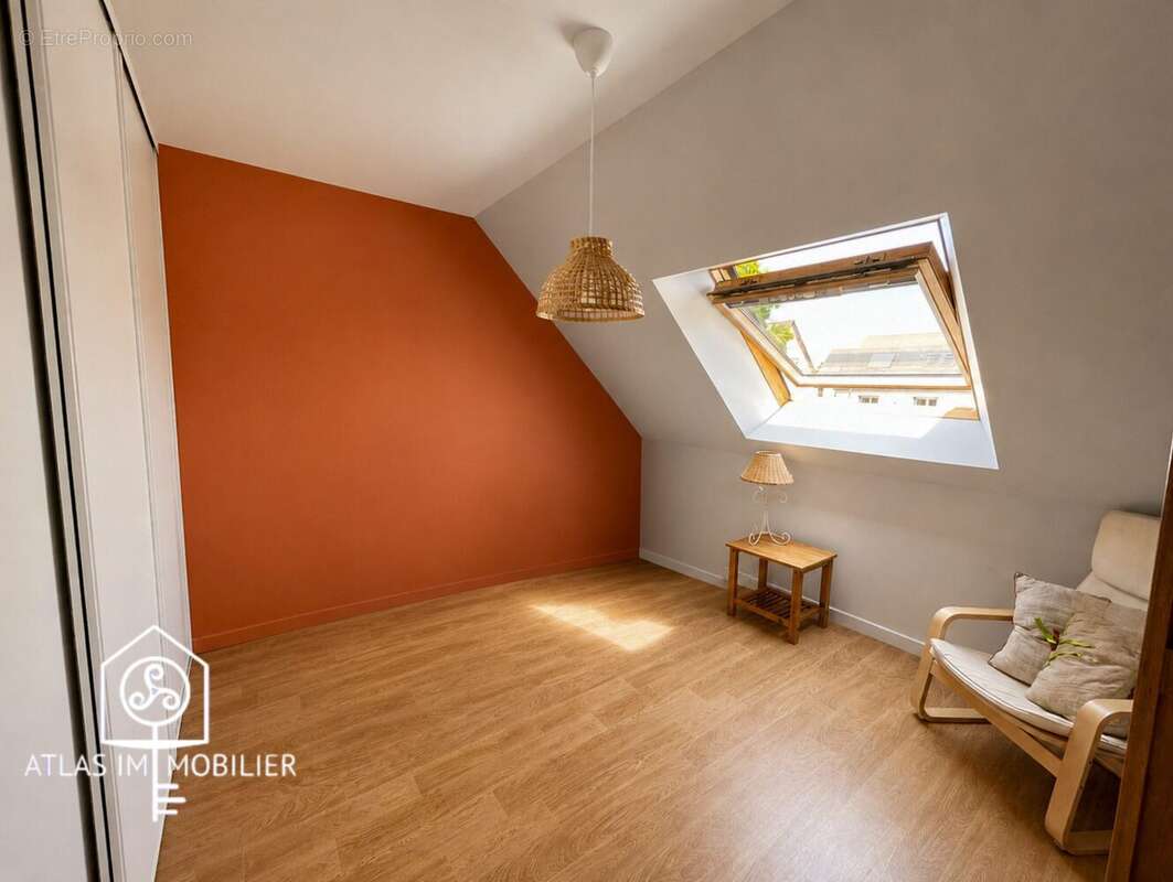 Maison 96 m² à Chavagne  - photo 6