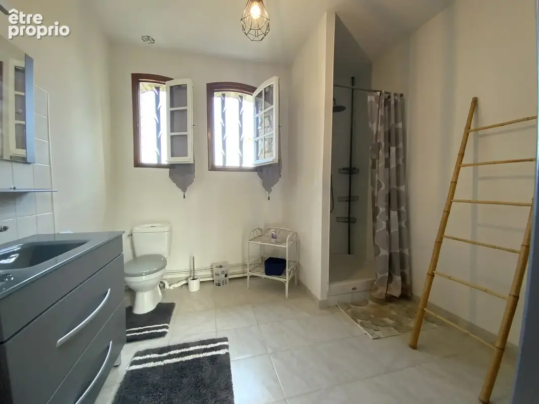 Maison en pierre avec piscine et son terrain 3000 m2 - photo 23