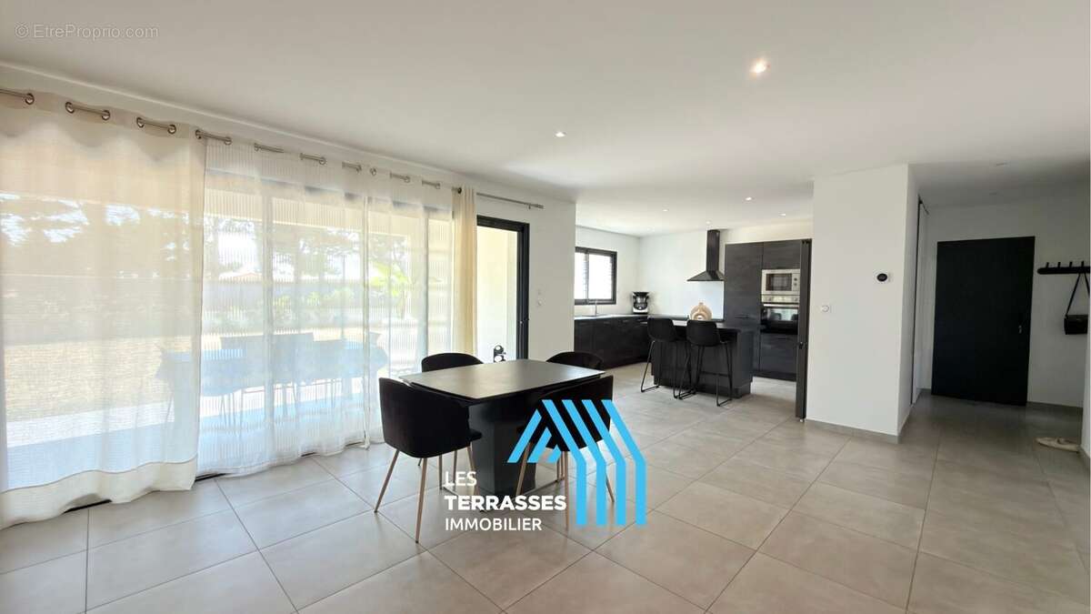Maison 109 m² à Montelimar  - photo 5