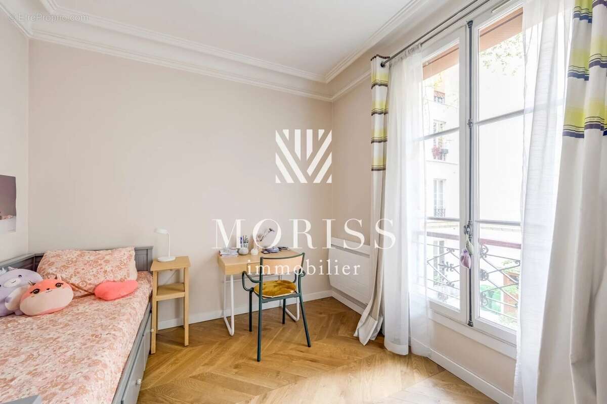 Appartement à PARIS-17E