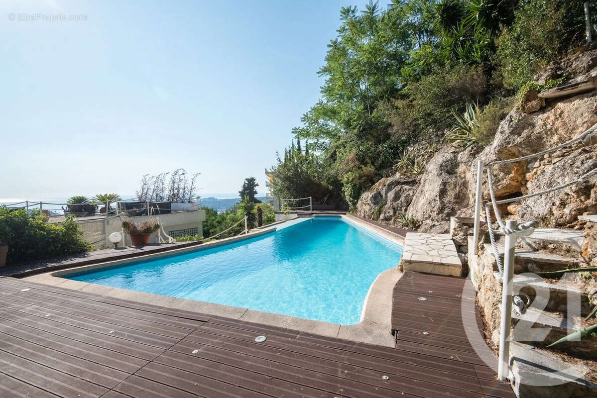 Maison 275 m² à Villefranche-Sur-Mer  - photo 2