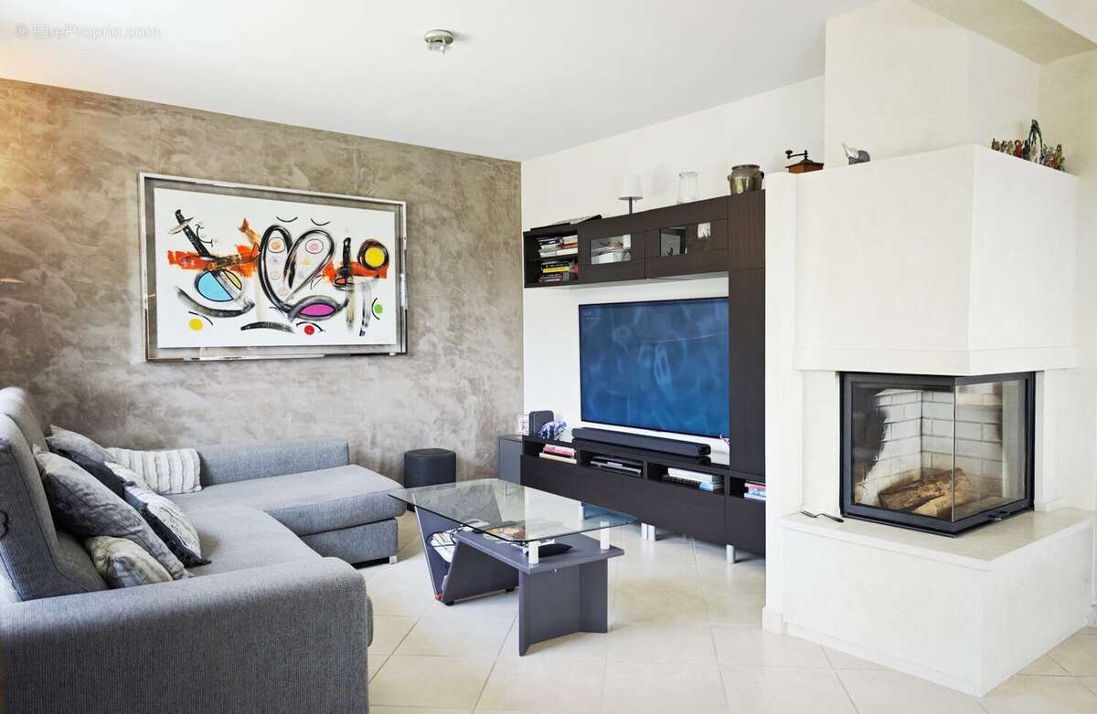 Maison 182 m² à Cessy  - photo 6