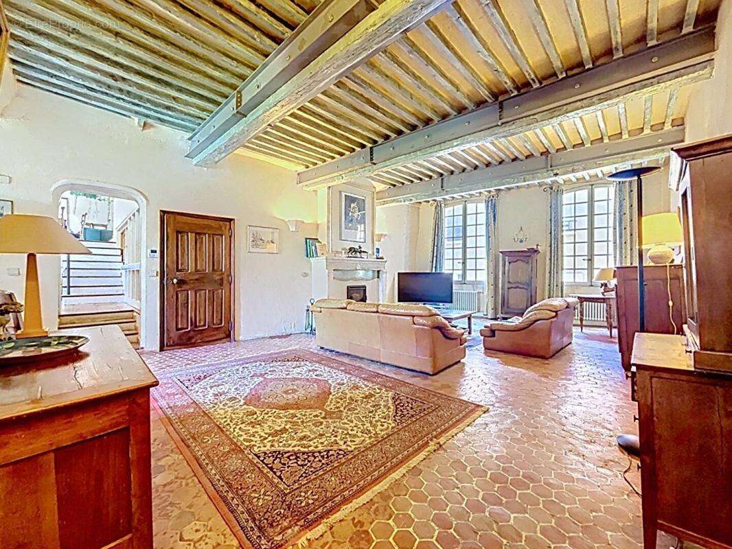 Appartement  5 chambres, garage et terrasse - photo 2
