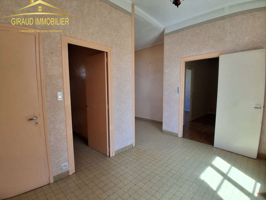 Appartement à CHARLIEU