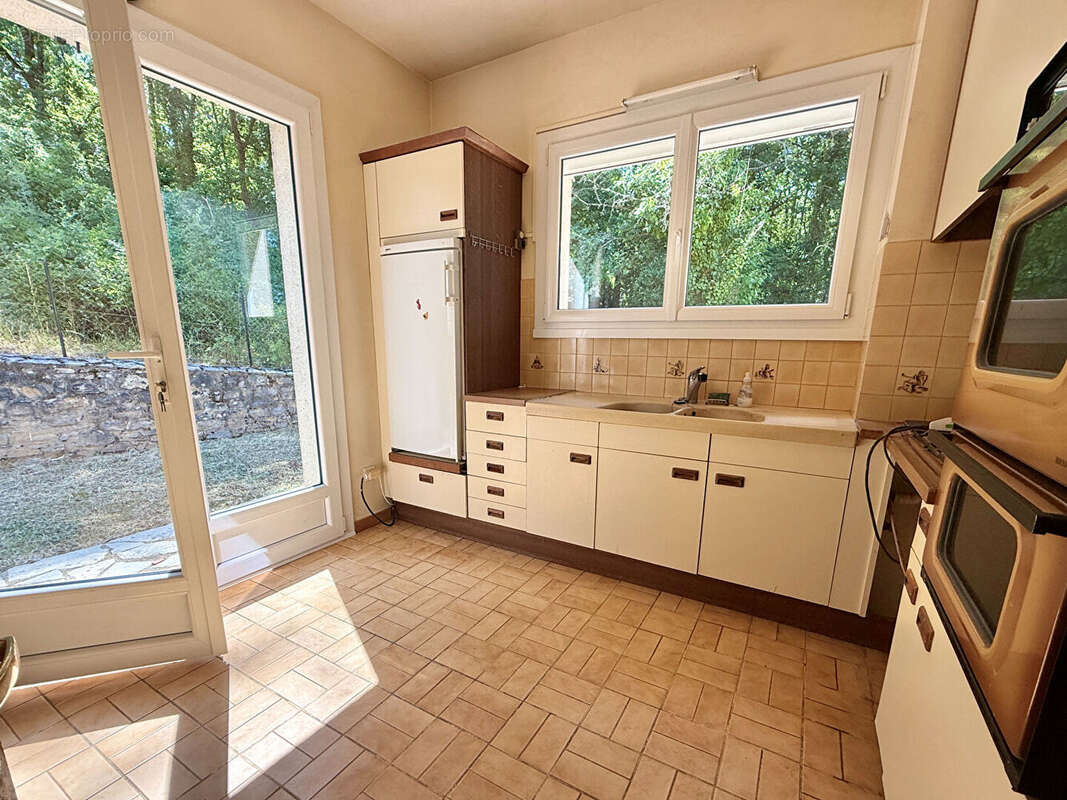 LOT  LUZECH - Maison 6 Pièces123M² Sur 1 456 M² De Terrain. - photo 6