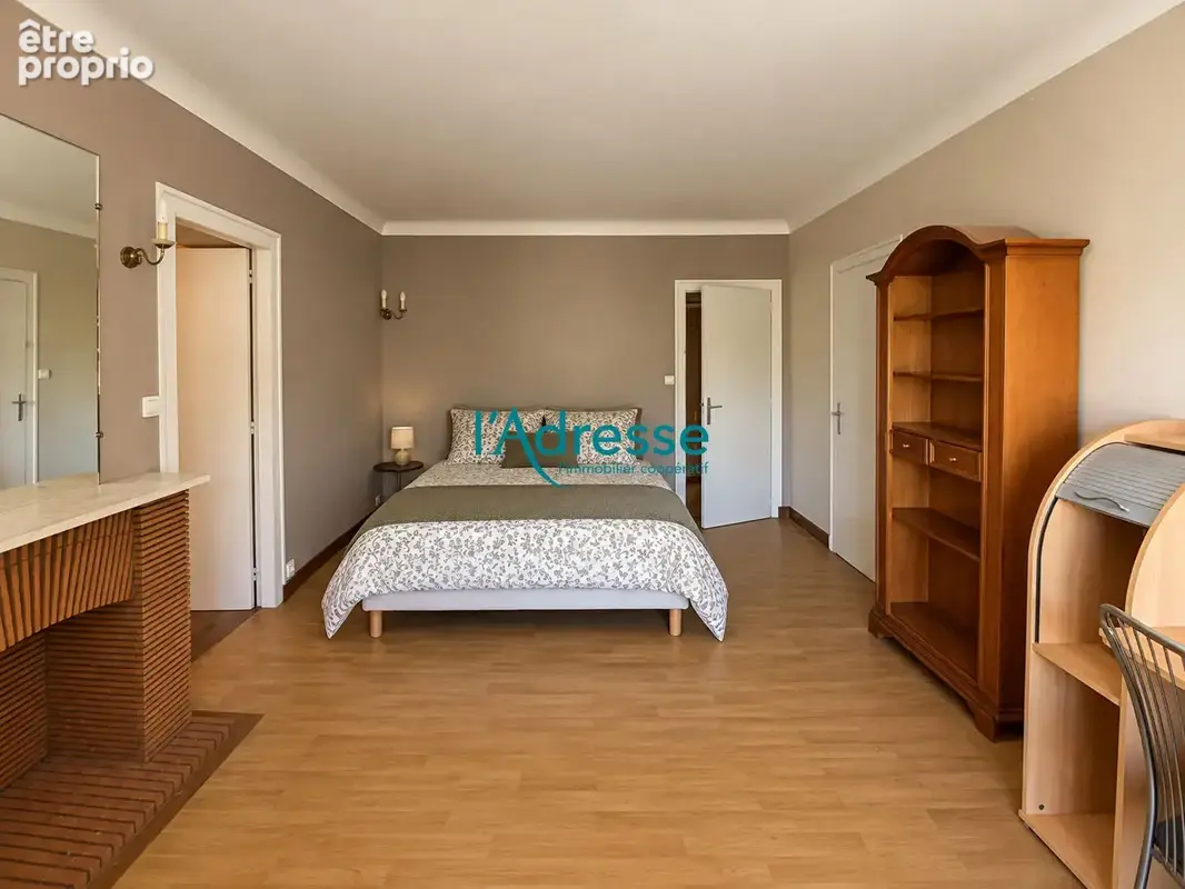 Grande maison familiale sur 9000 m² env. de terrain - photo 6