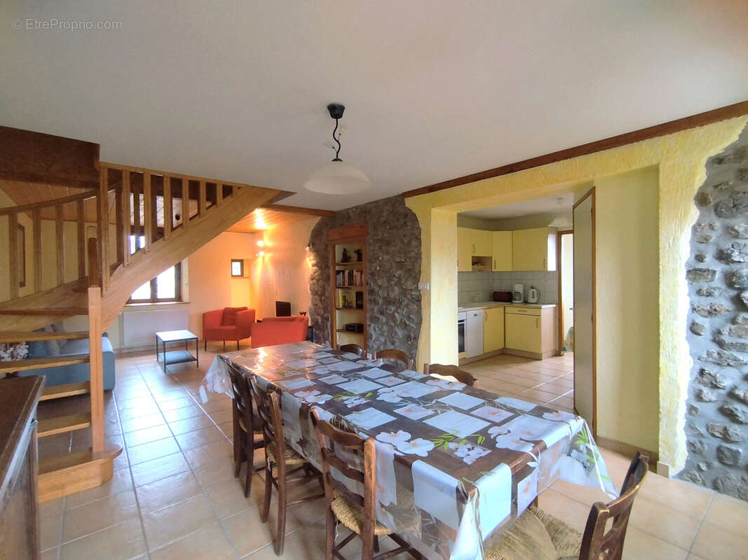 Belle bâtisse en pierre 171m2 à BURDIGNES - photo 6