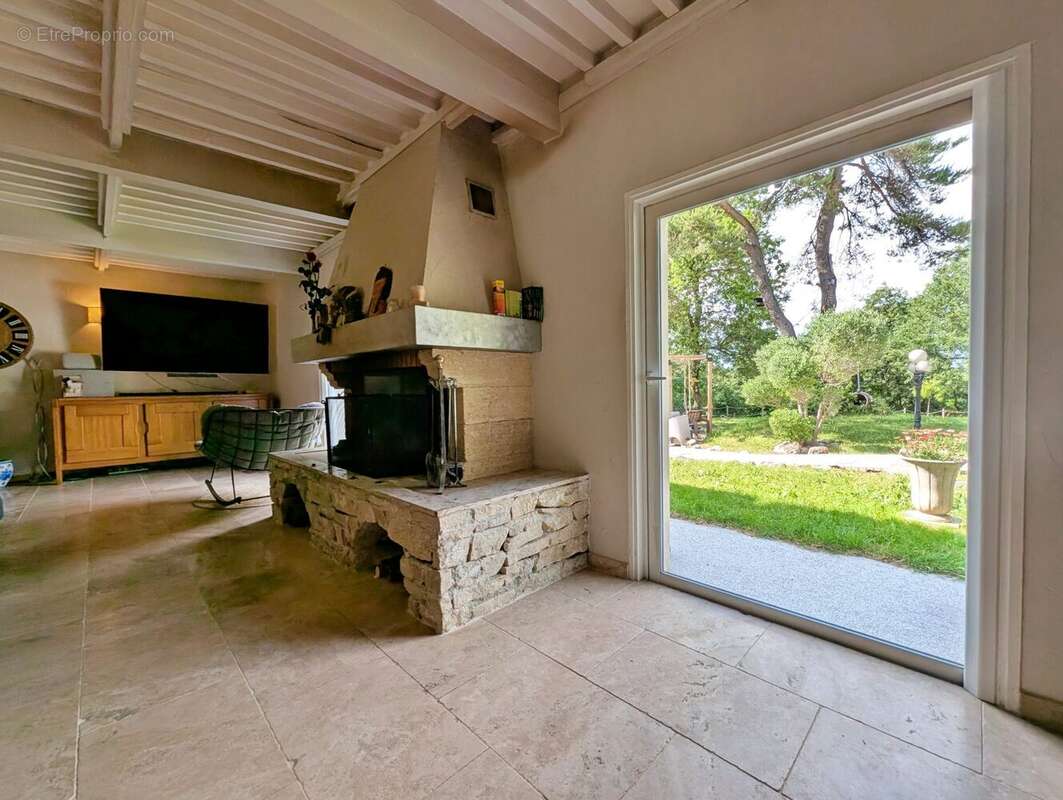 Maison à CHATEAUNEUF-SUR-ISERE