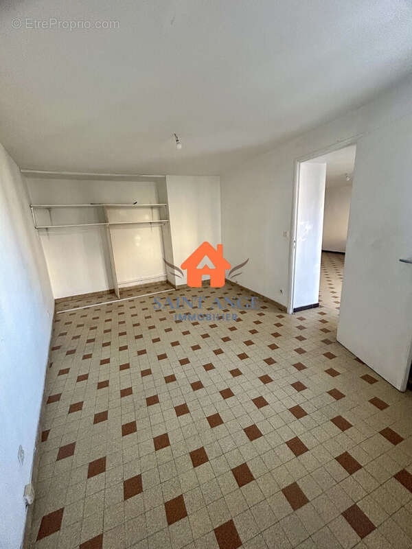 Appartement à LA CRAU