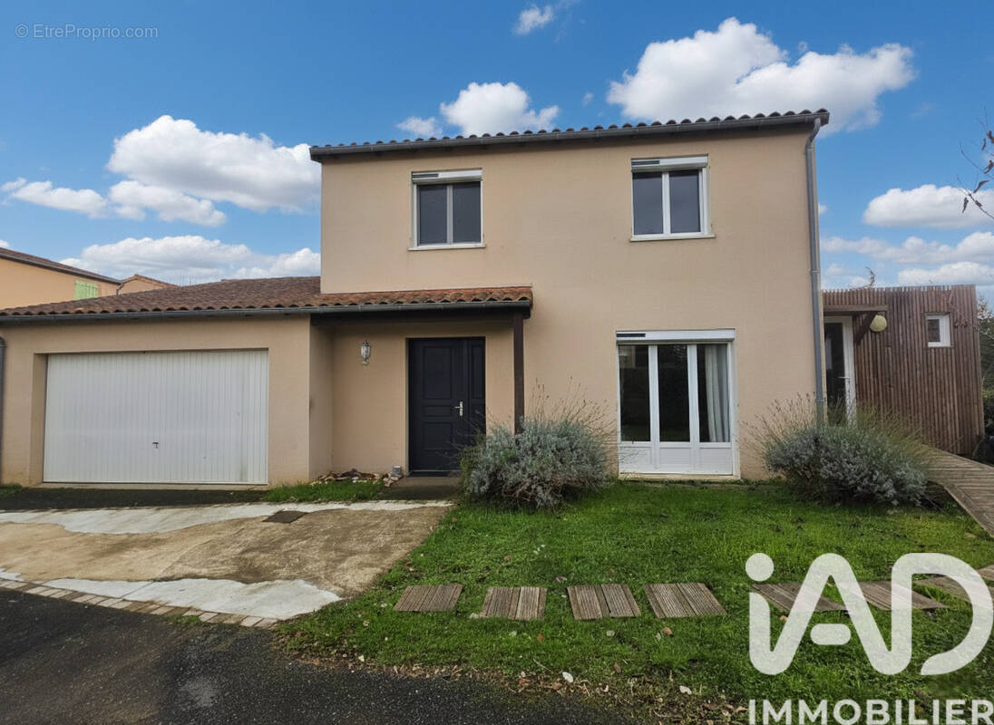 Photo 1 - Maison à BUXEROLLES