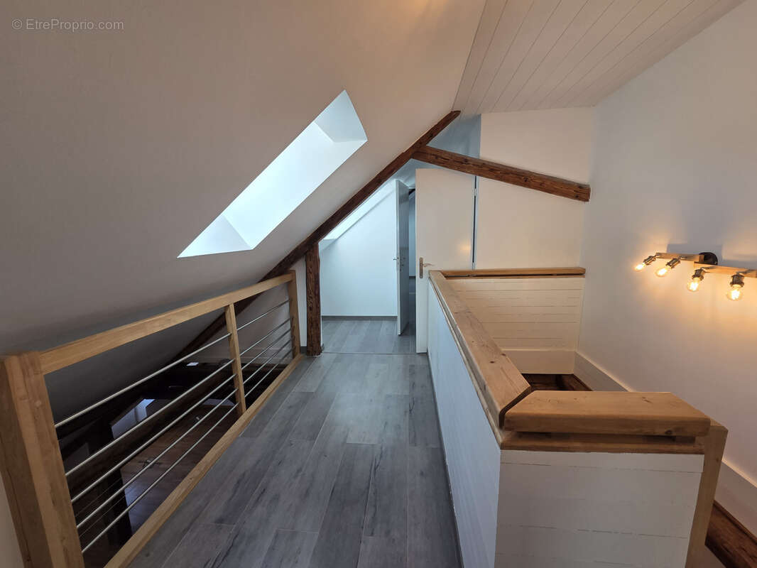 Appartement DUPLEX T4 au centre ville de Pontarlier - photo 5