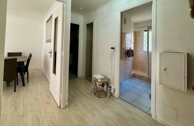 Appartement à VALLAURIS