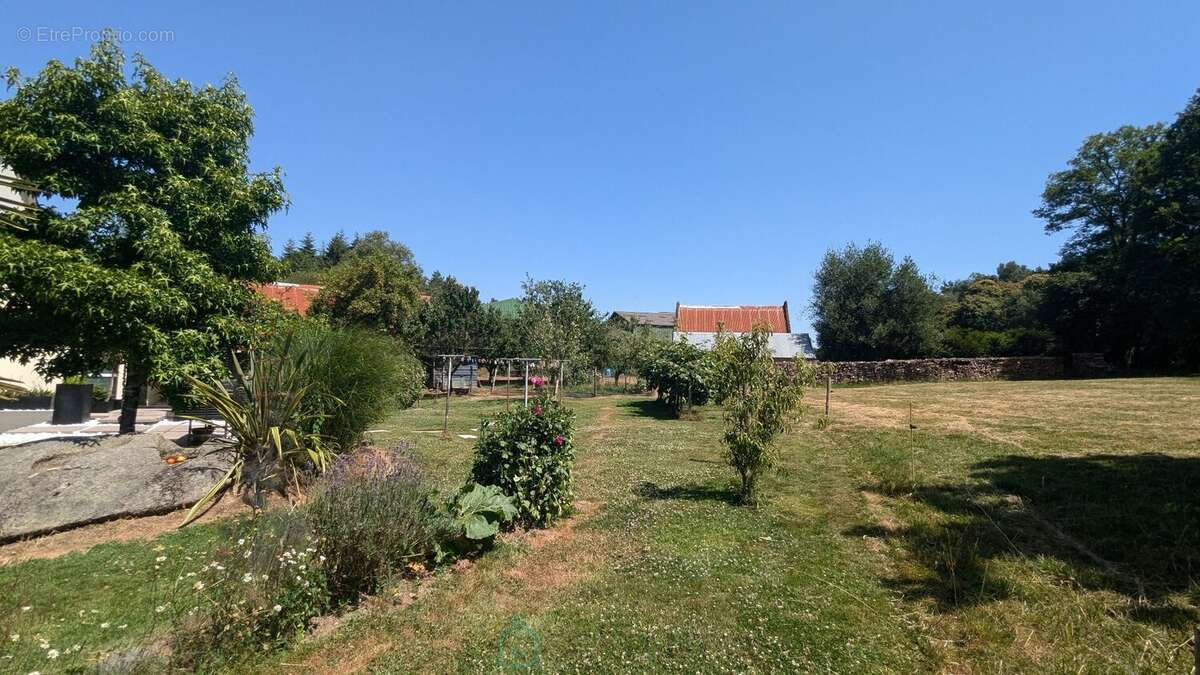 Maison à CAMORS