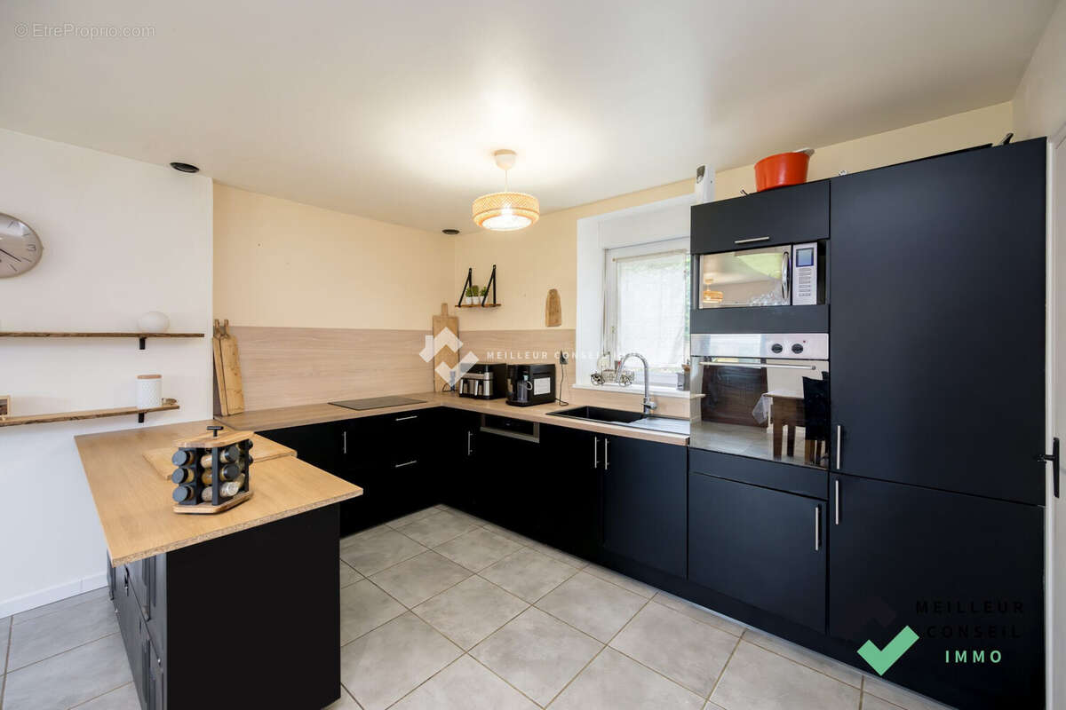 Maison 165 m² à Le Foeil  - photo 8