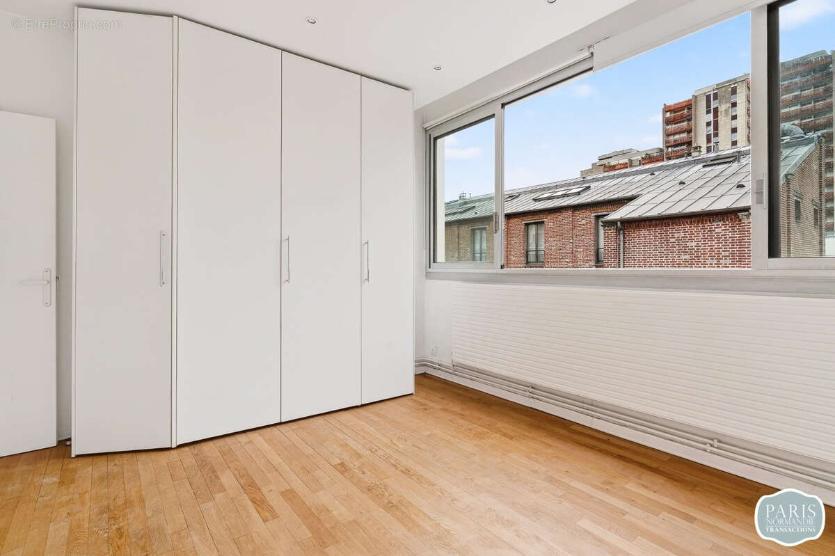 Appartement à PARIS-10E