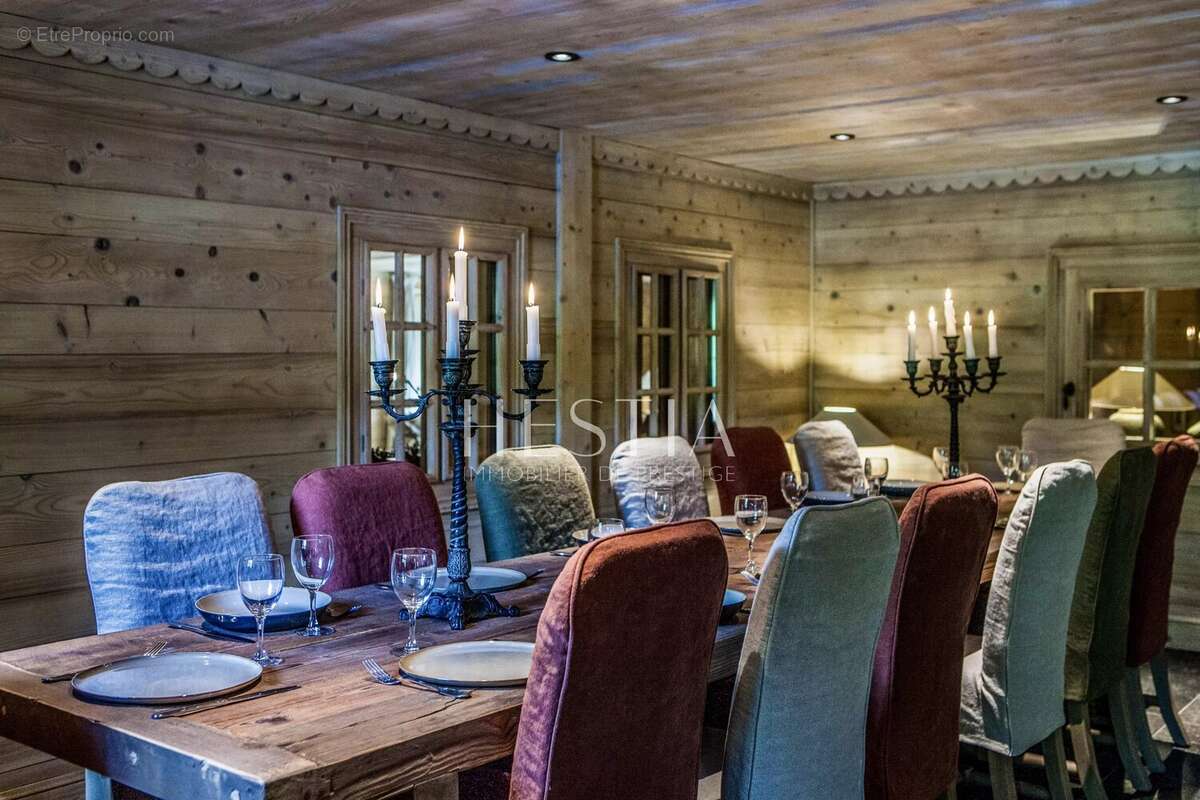 Commerce à COMBLOUX