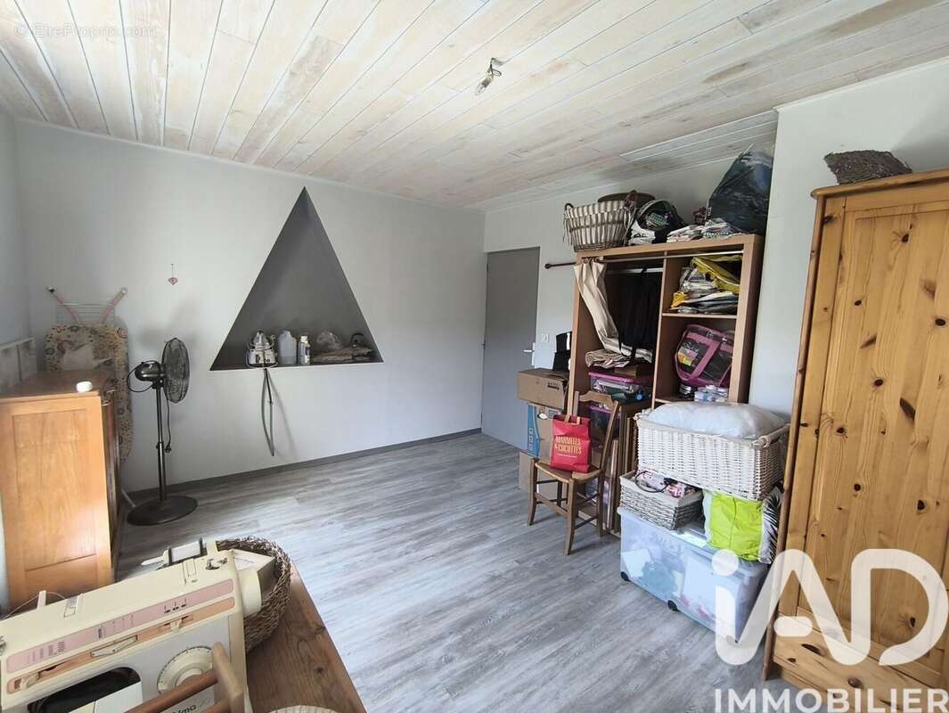 Maison 243 m² à Bougon  - photo 9