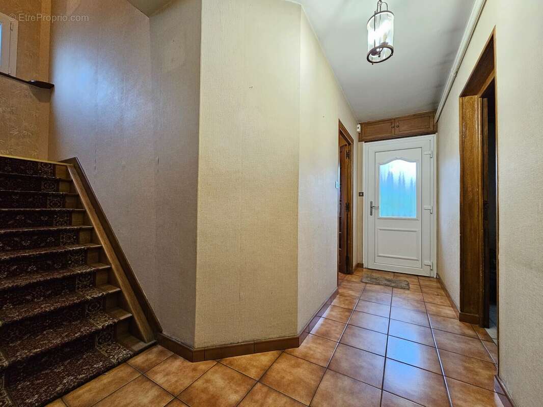 Maison à SAINT-VINCENT-EN-BRESSE