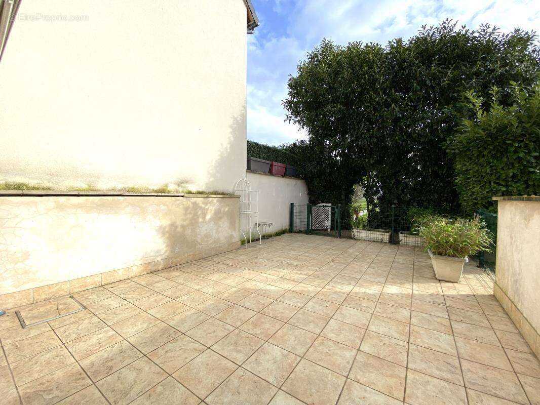 Appartement à BONNIERES-SUR-SEINE