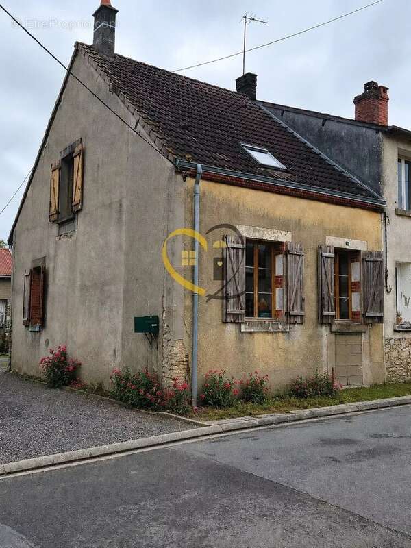 Maison à MERY-ES-BOIS