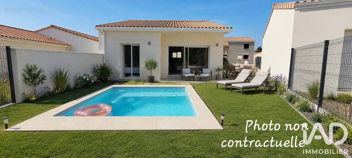 Photo 1 - Maison à POITIERS