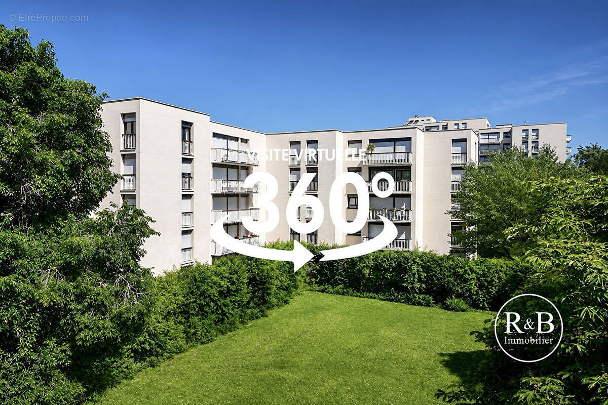 Appartement à LES CLAYES-SOUS-BOIS