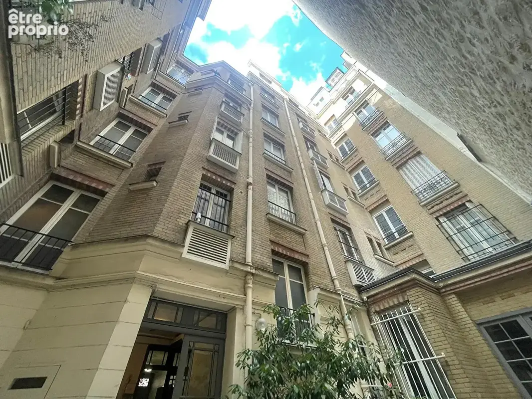 Oberkampf  2p-1ch  35m²  Charme de l'Ancien  Cave  Belle Copropriété  AVL immobilier - 01.48.44.45.40  - photo 17