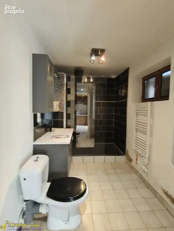 À Lezoux, maison type F5 avec terrain et dépendance attenante. - photo 7