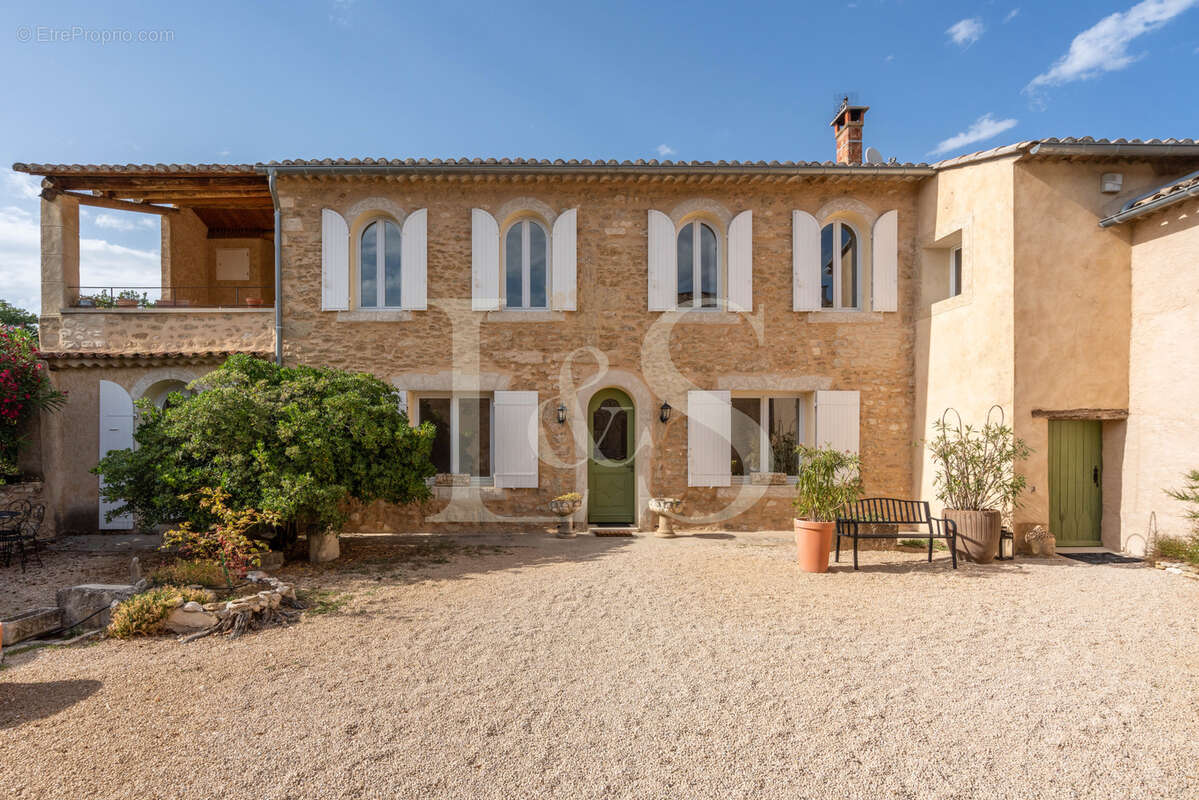 Maison à MAUBEC