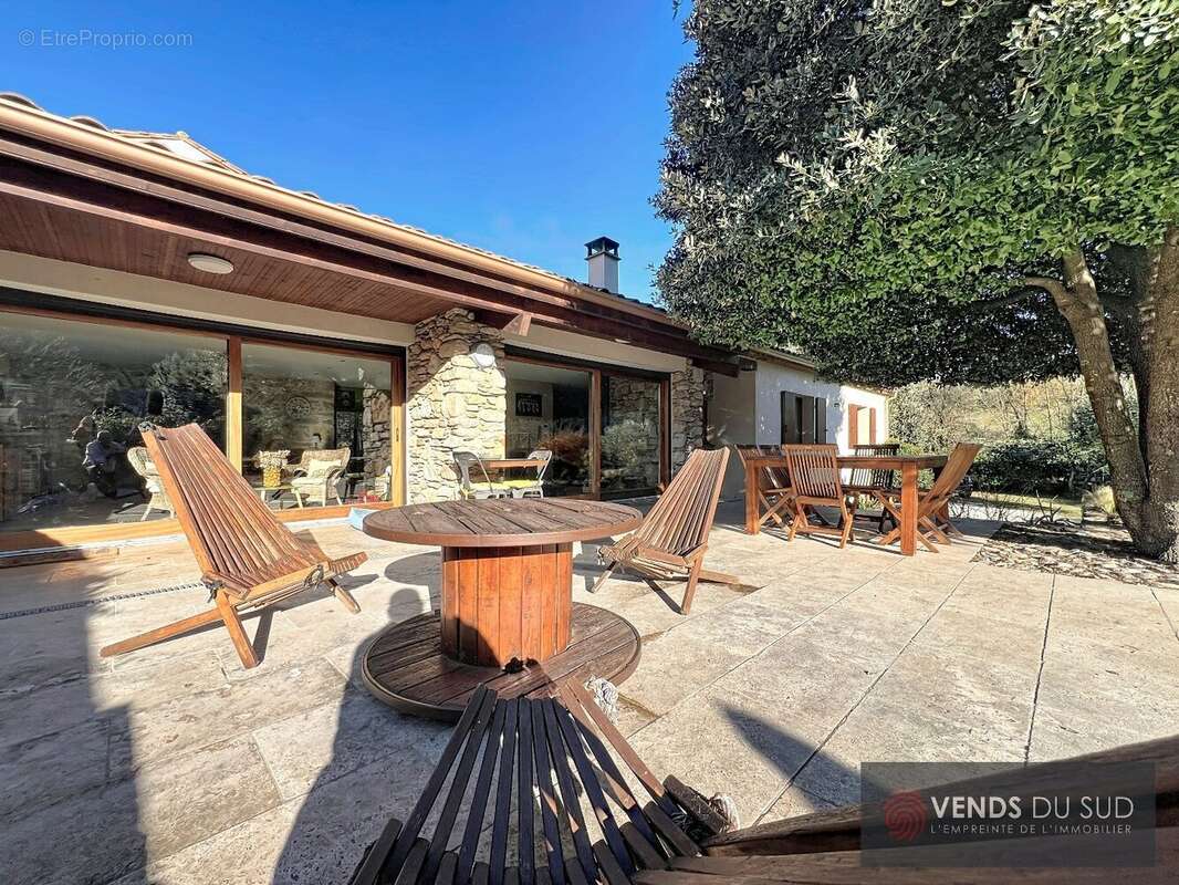 Maison à COLOMBIERES-SUR-ORB