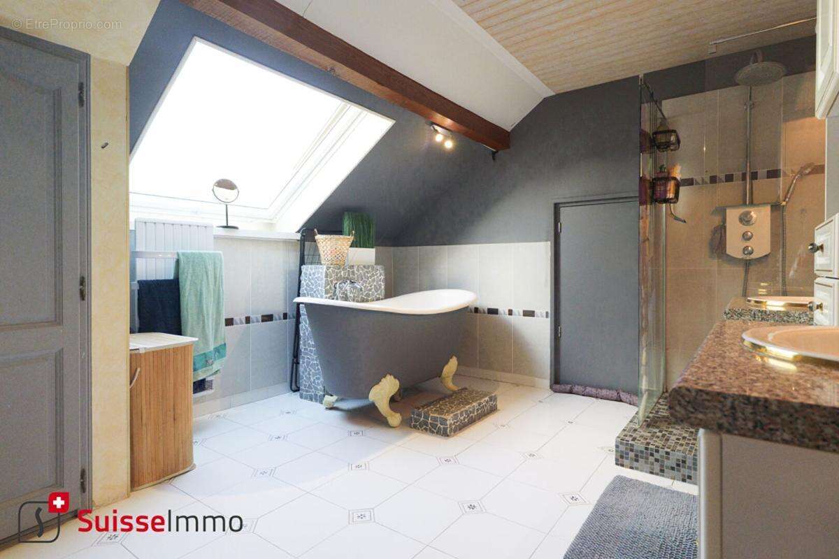 DPE C - Maison Montbeliard 6 pièces 150 m2 - photo 9