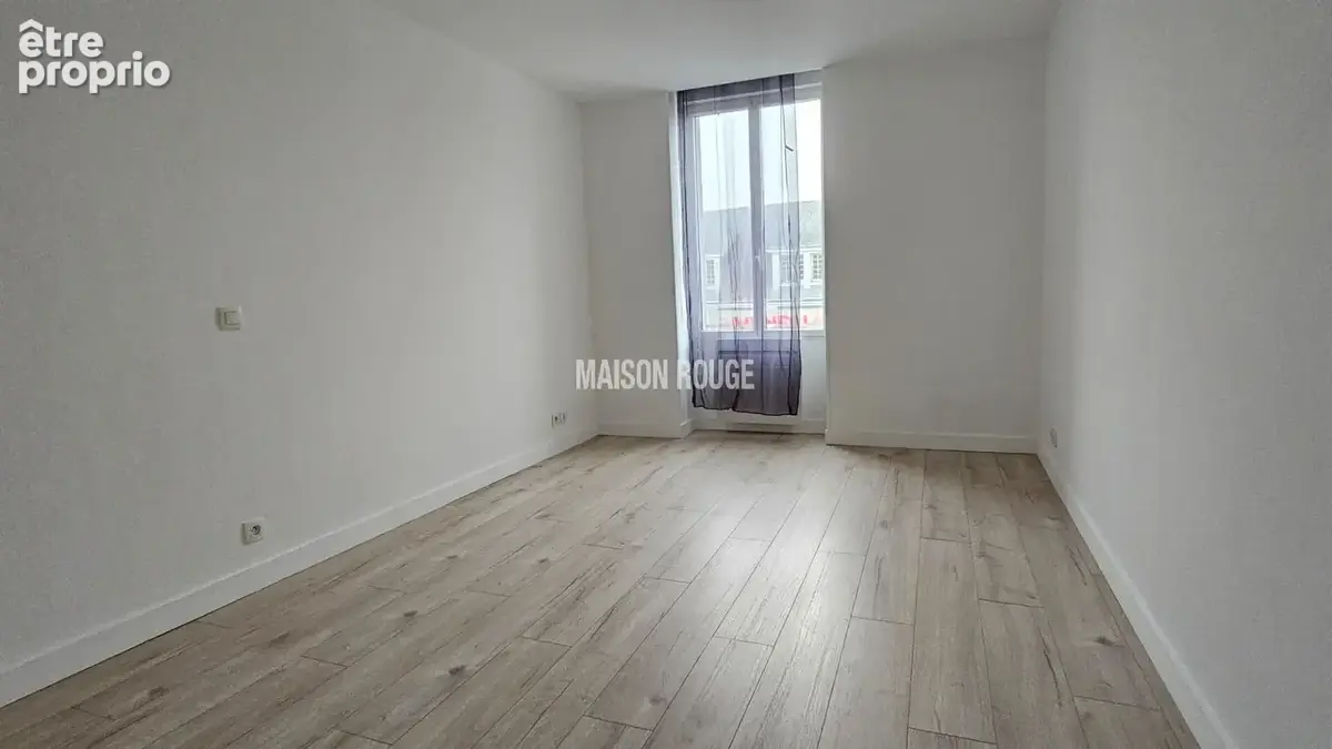 Grand appartement de 105 m²  3 chambres  Centre de Sarzeau  Parking - photo 5