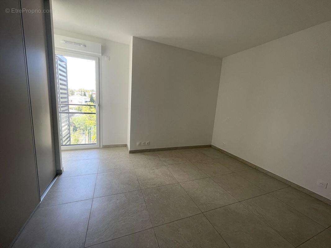BOULOURIS   Appartement T4 Grand Standing de 107 m² avec terrasse de 36 m²  Frais de notaire réduits - photo 11