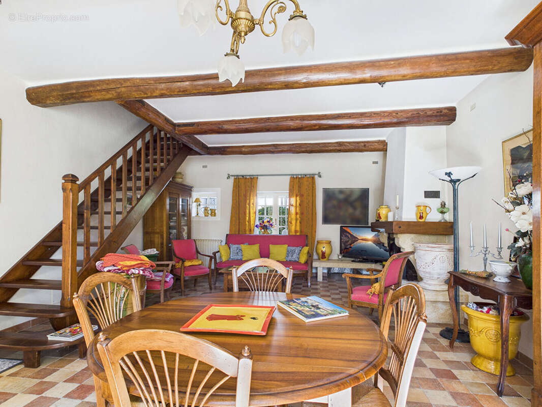 Maison à SAINT-ETIENNE-DU-GRES