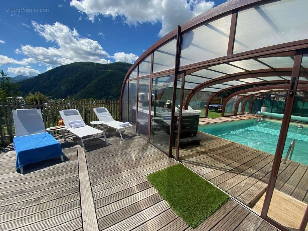 Commerce à SAINT-ETIENNE-DE-TINEE