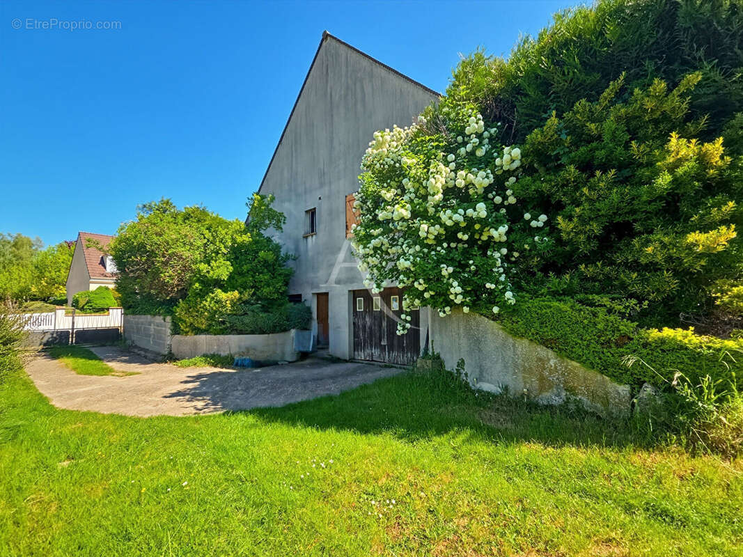 Maison à MONTALET-LE-BOIS