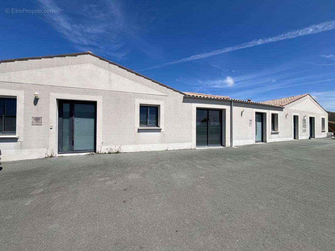 Local commercial Andilly 263 m² - 3 lots - plain pied - normes PMR - photo 8