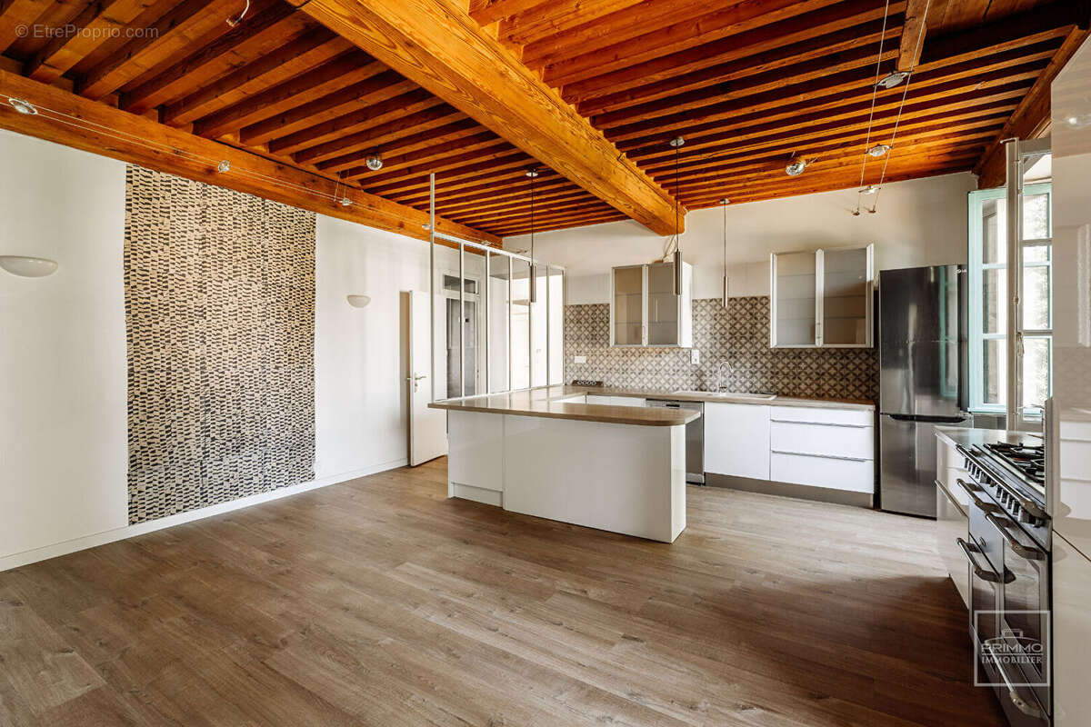 Appartement à GENAY