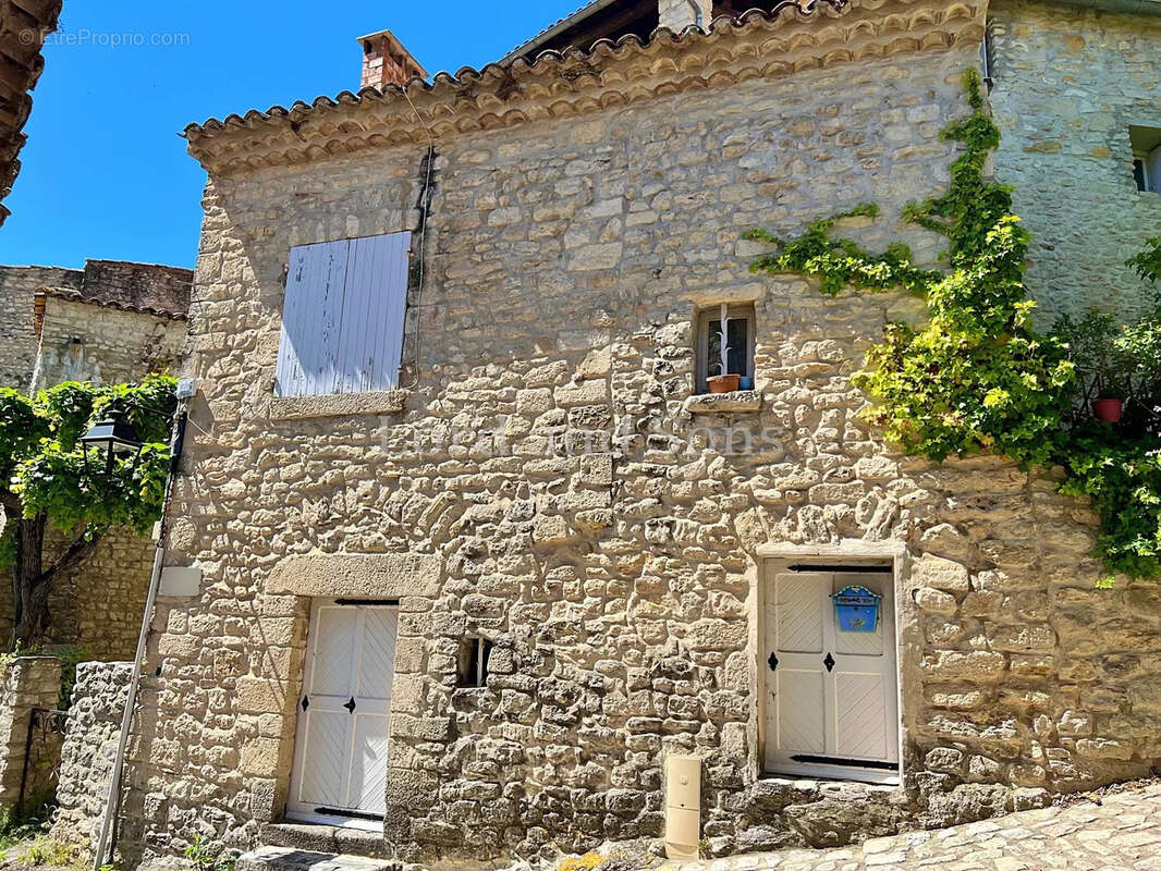 Maison à CRESTET