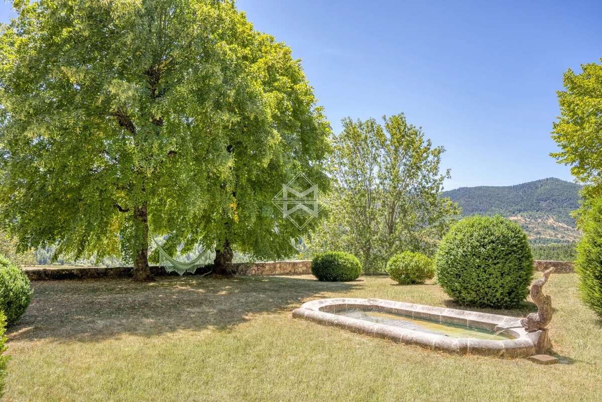 Exclusivité. Château du XVIe siècle – Domaine d'exception de 18 hectares au cœur de l'arrière-pays grassois - photo 8