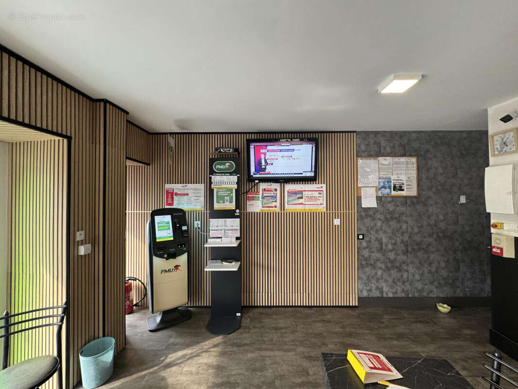 IMG_9274 - Commerce à LE THILLOT