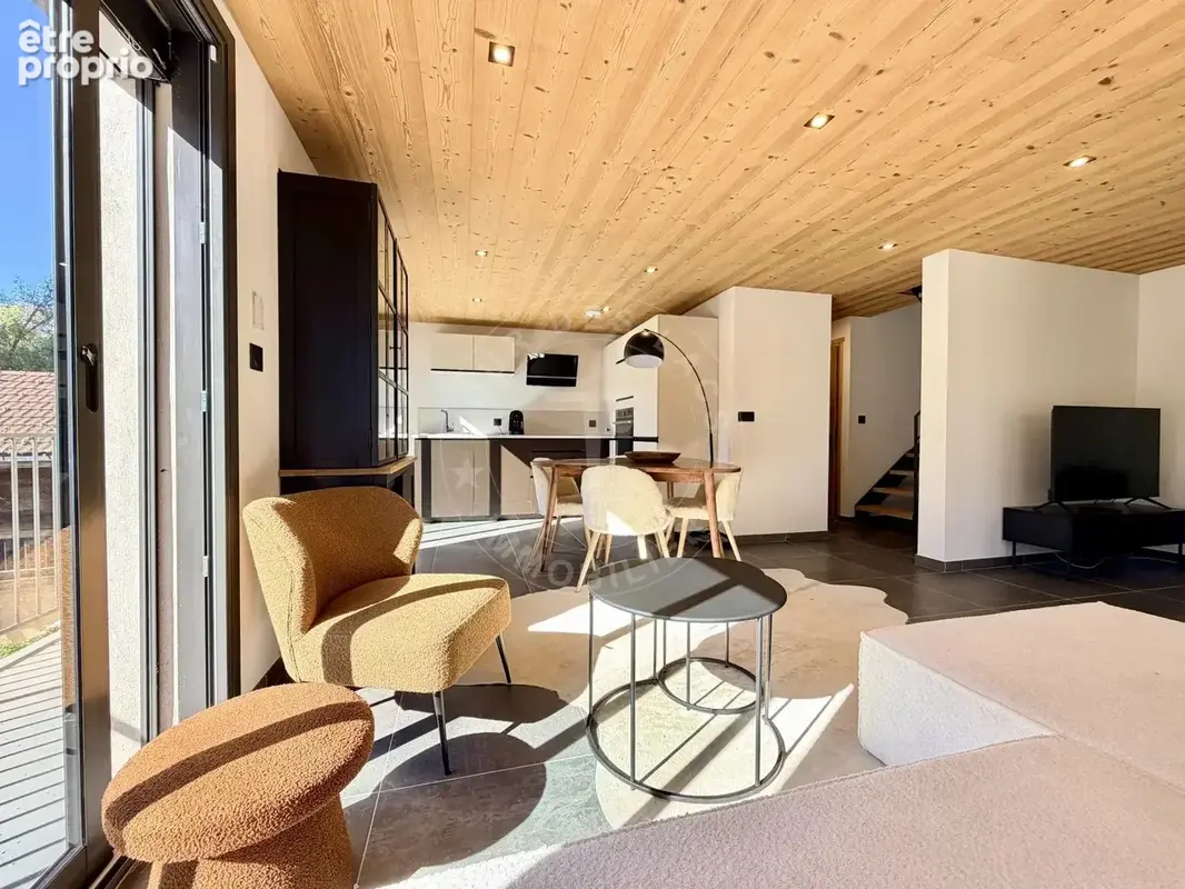 Manigod village – superbe chalet de 3 chambres rénové avec vue panoramique sur les montagnes - photo 4
