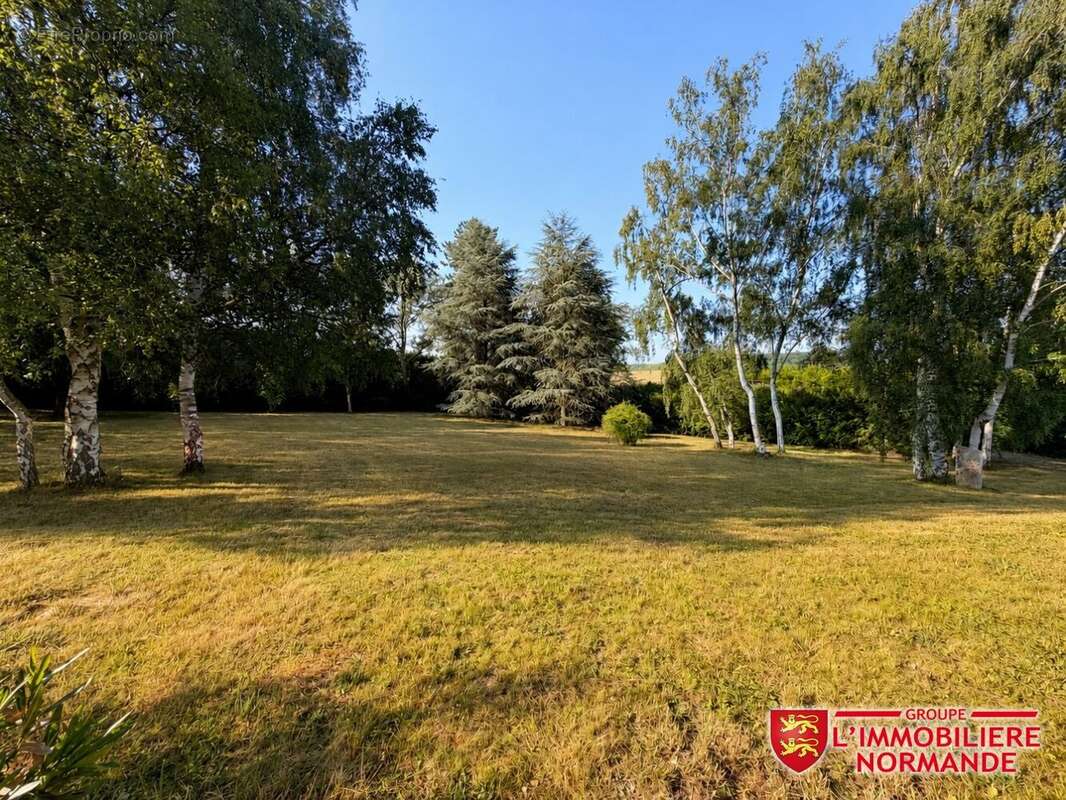 Maison de plain pied - calme - 3 200 m² de terrain - photo 2