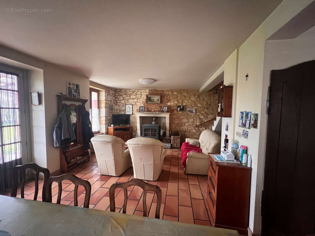 Maison à SAINT-CYPRIEN