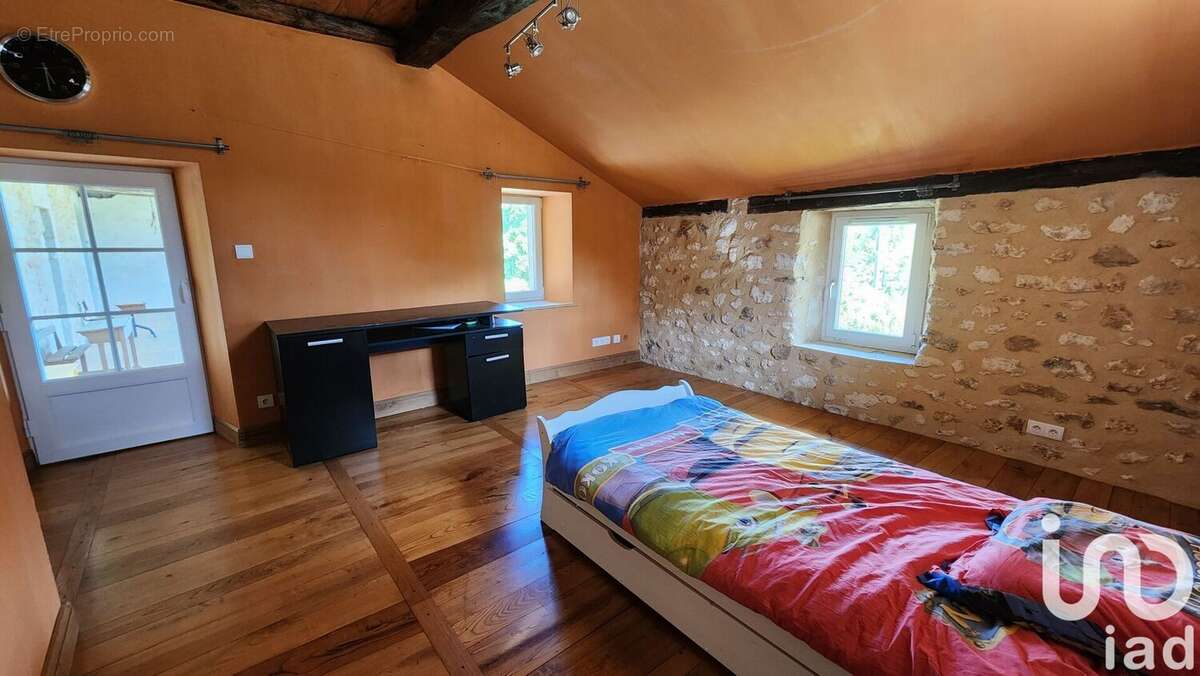 Maison 342 m² à Jaure  - photo 8