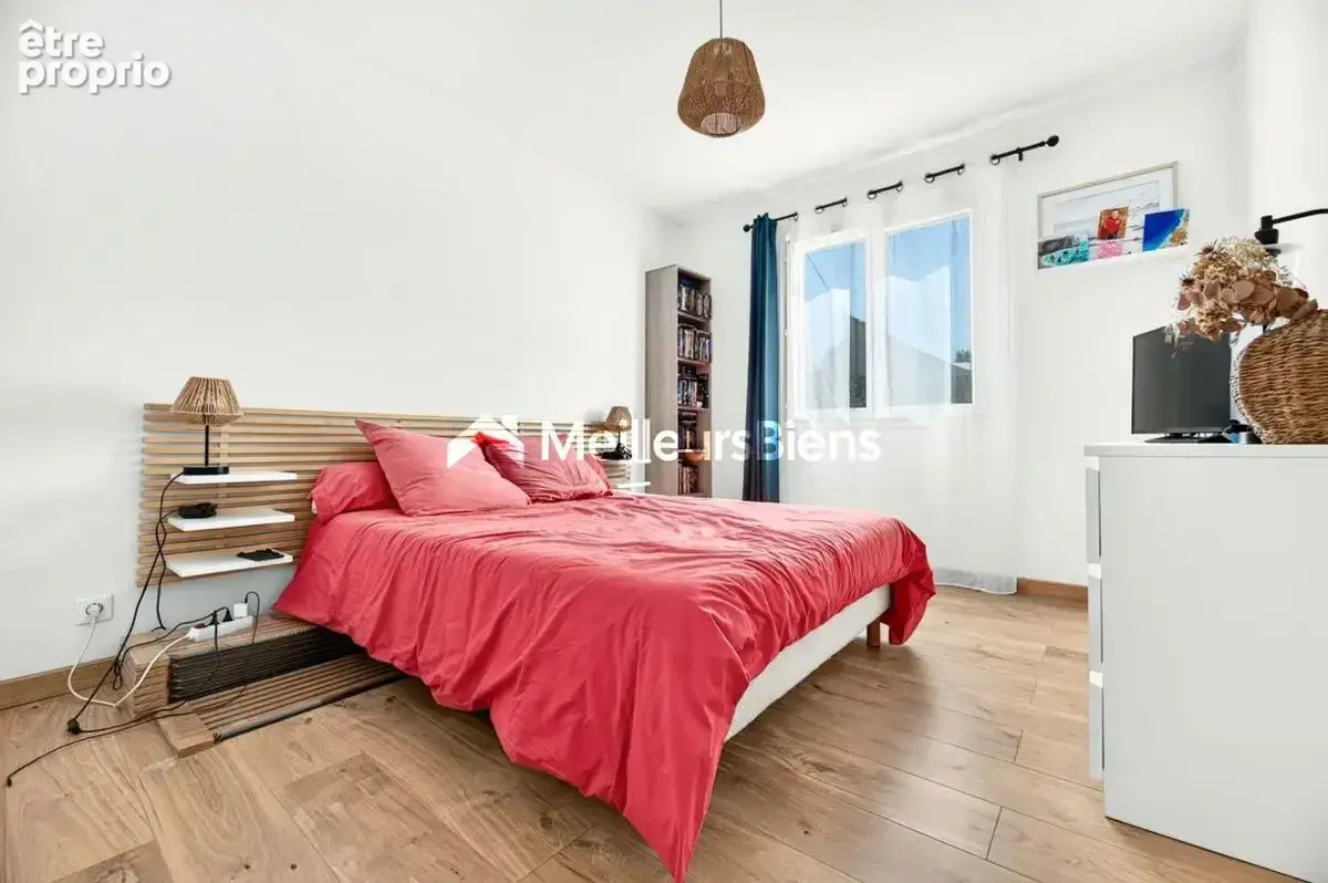 Maison plain-pied - 3 chambres, piscine et jardin clos - photo 9