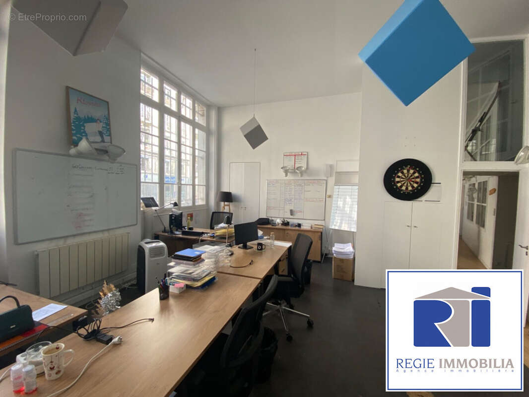 Bureau 2 rez-de-chaussée - 39m2 - Commerce à GRENOBLE