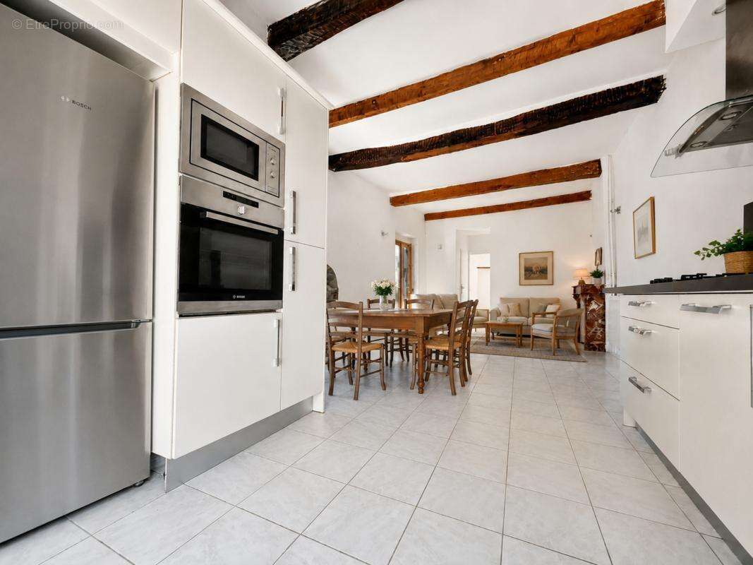 Maison 92 m² à Saint-Martin-De-Londres  - photo 9