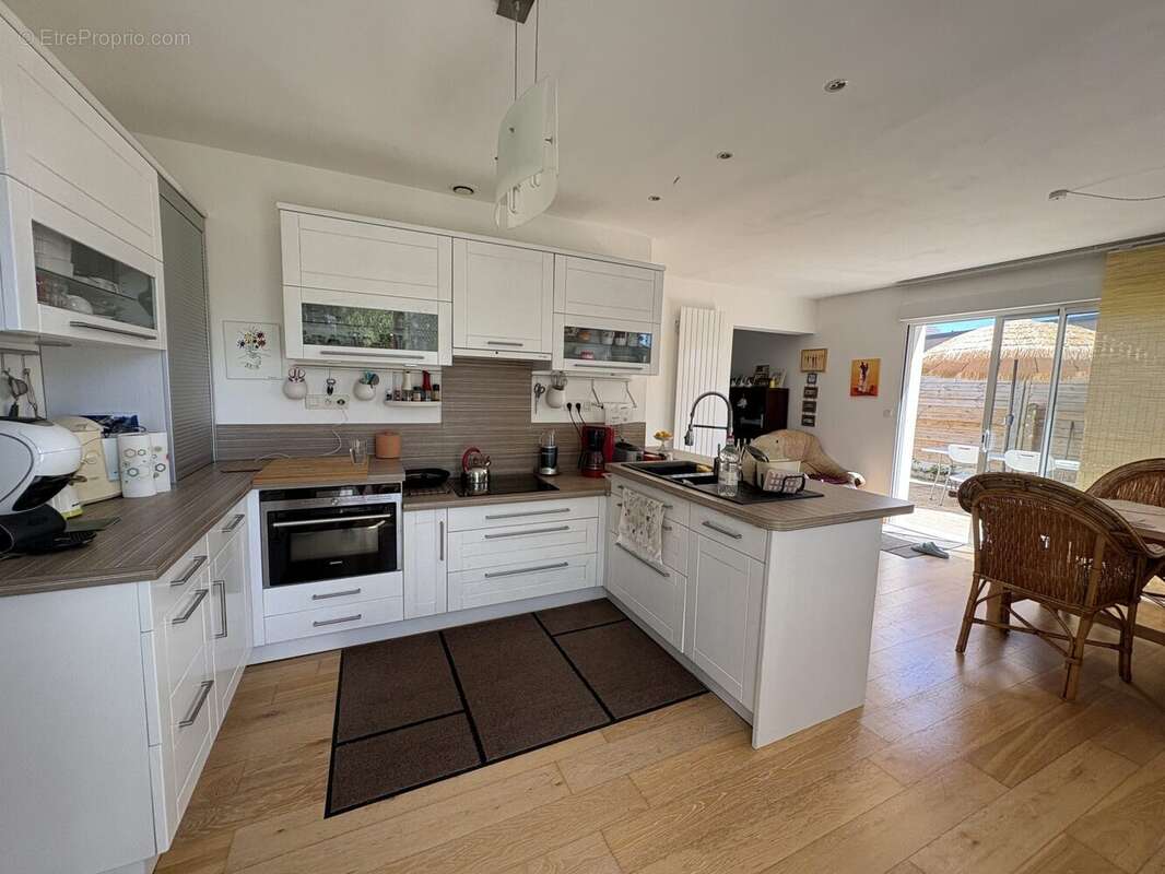 Maison 121 m² à Brehal  - photo 3